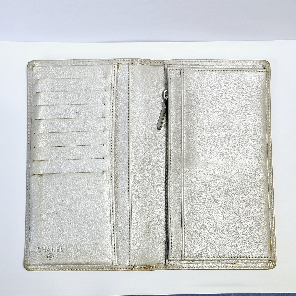 CHANEL Camelia Metallic bifold Wallet - Picture 4 of 12